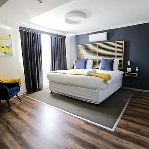 Hotel New National And Conference ***